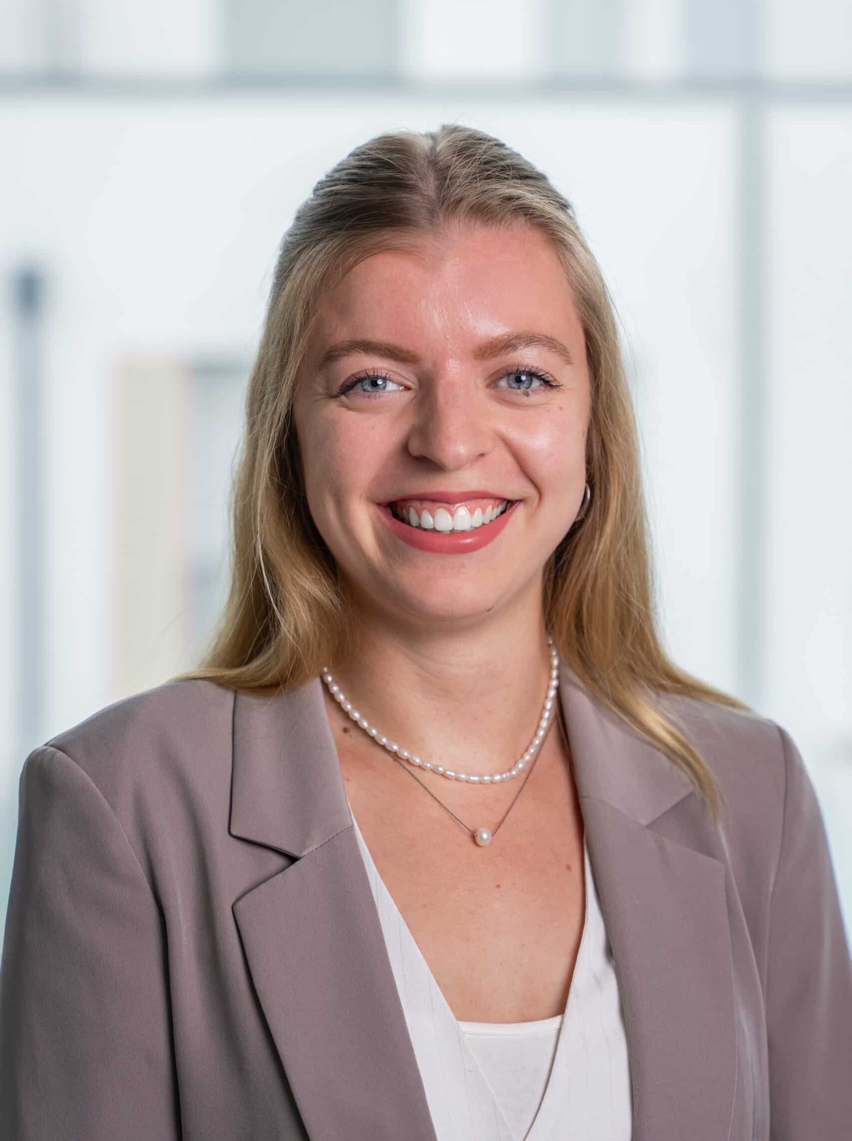 Anne Karnatz, Immobilienfachwirtin